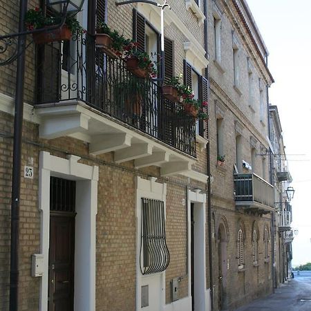 B&B Dolce Casa 瓦斯托 外观 照片
