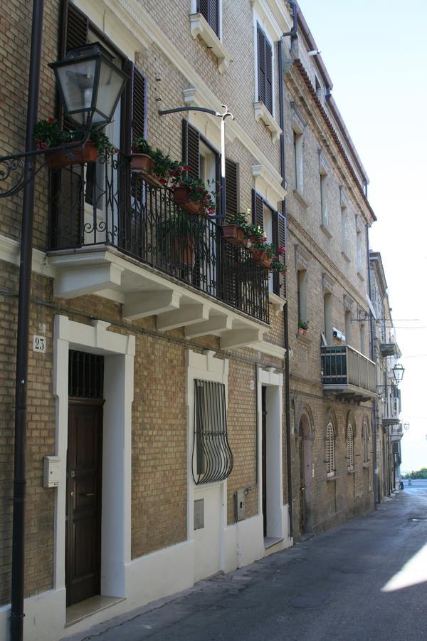 B&B Dolce Casa 瓦斯托 外观 照片
