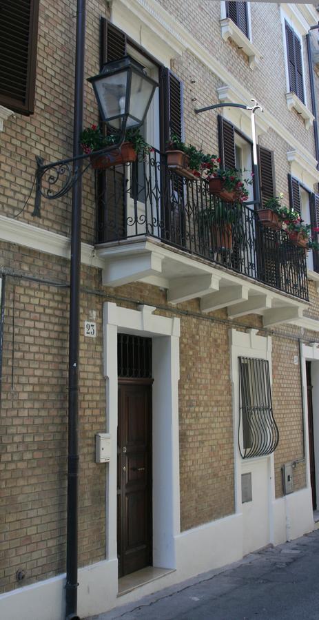 B&B Dolce Casa 瓦斯托 外观 照片